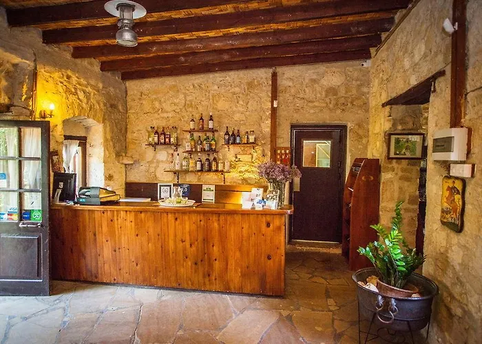 Vasilias Nikoklis イン 4*