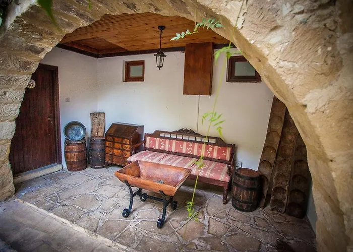 Vasilias Nikoklis 4*