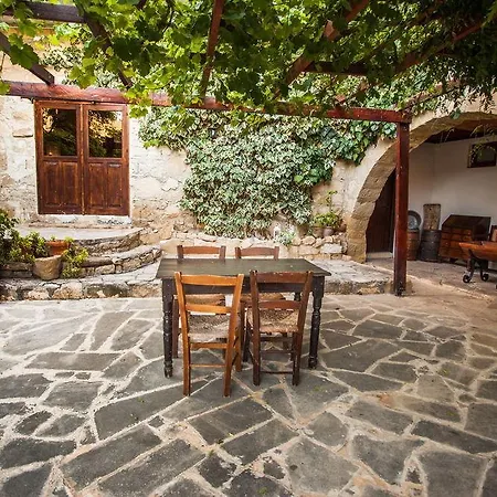 Vasilias Nikoklis 4*